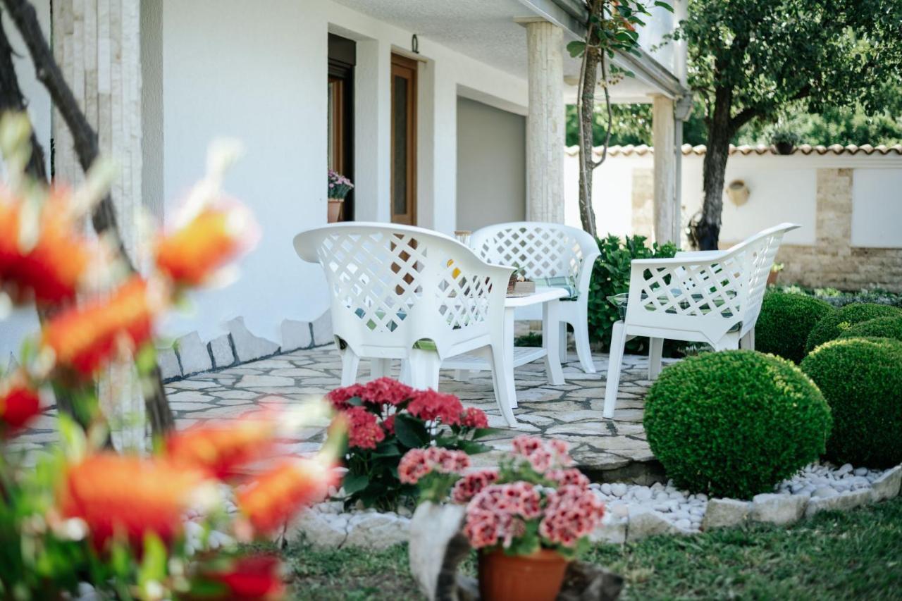 Markovic Village Apartments أولتْسي المظهر الخارجي الصورة